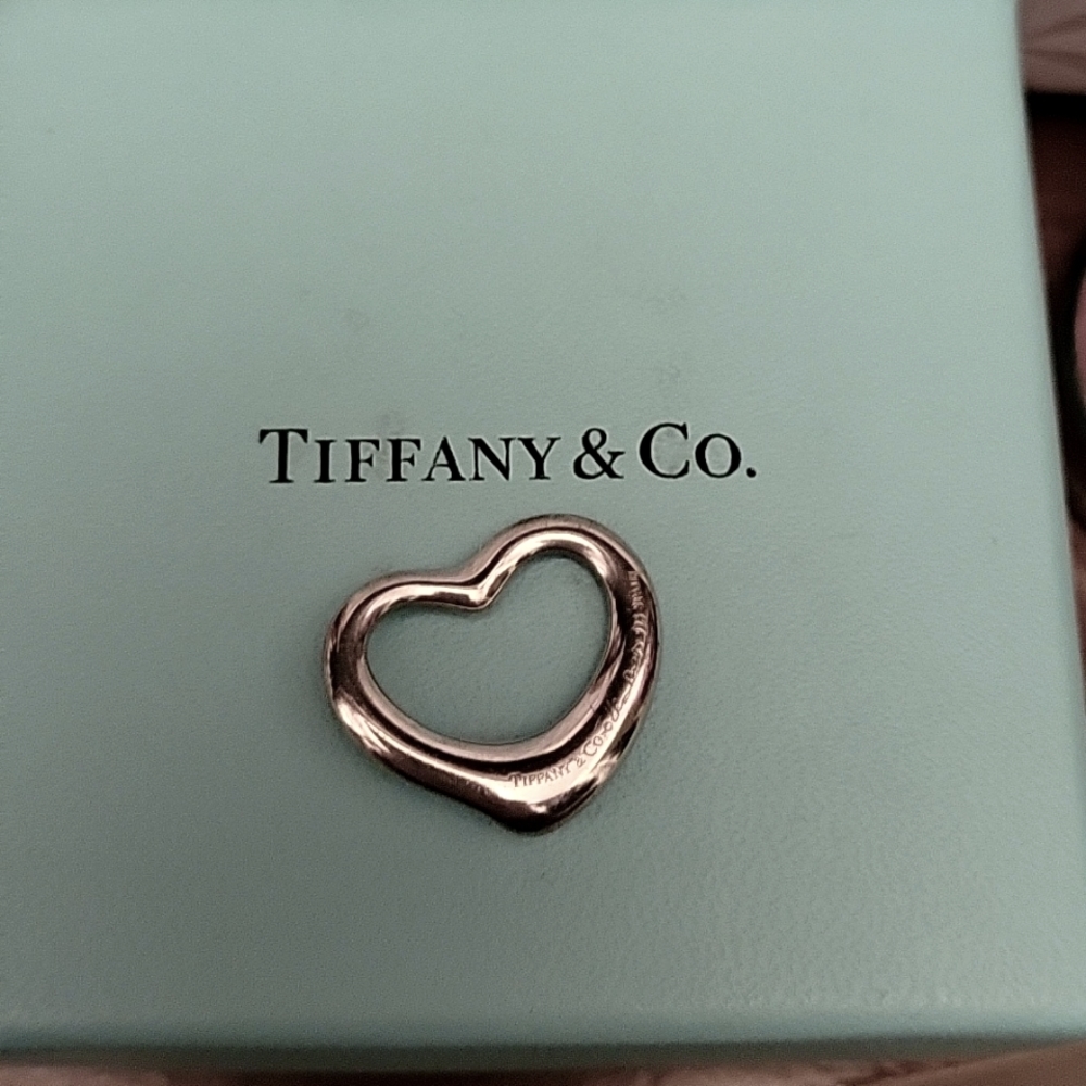 Tiffany & Co. Open heart pendant with silver chain - Picture 3 of 10